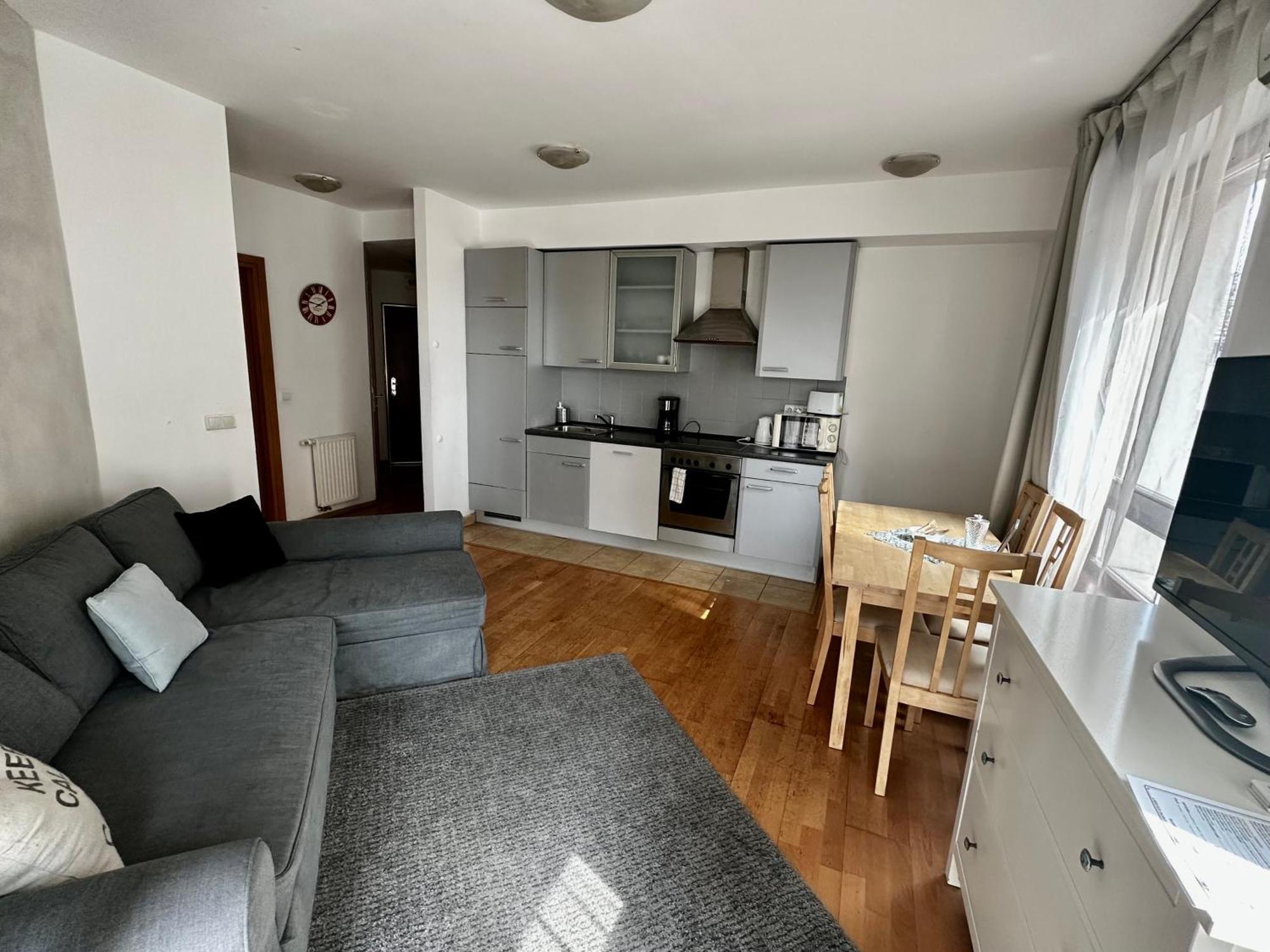 Apartman Leda *